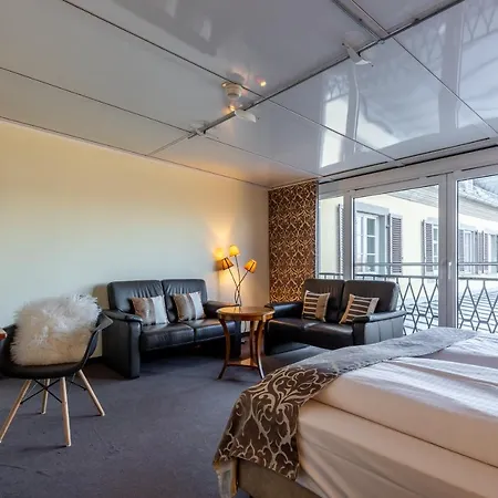 Jagdschloss Niederwald 4* 로데스하임암라인