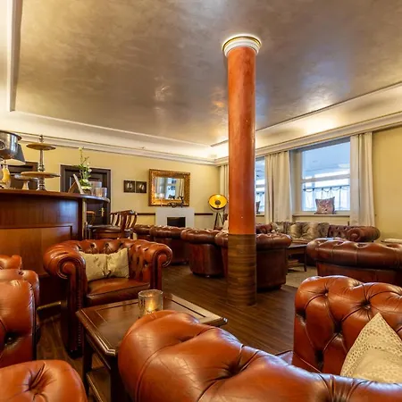 Jagdschloss Niederwald 4* 로데스하임암라인