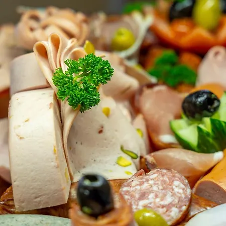 Jagdschloss Niederwald 4*