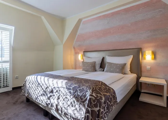 Jagdschloss Niederwald 4*